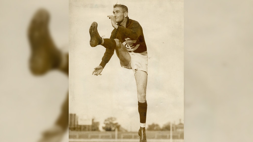 191109_VallanceH.jpg Harry ‘Soapy’ Vallence in full flight. - Carlton,Carlton Blues,AFL Players' Top 50